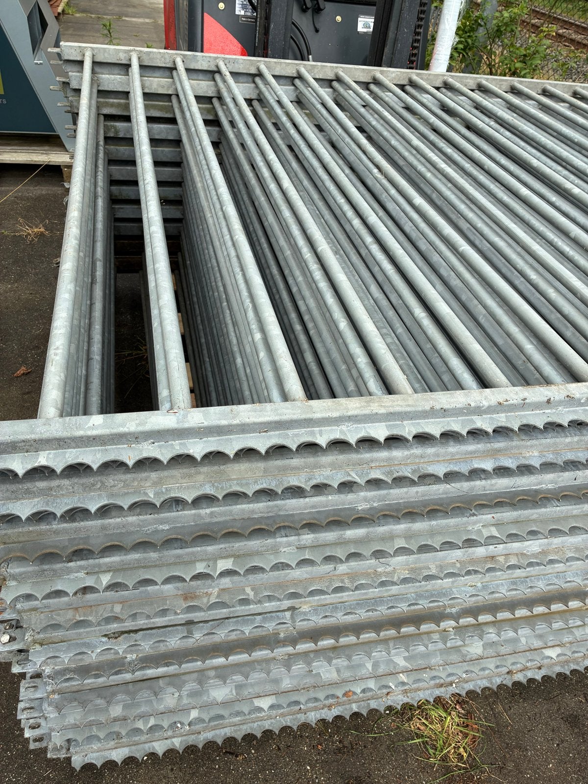 Gebruikt Spijlenhekwerk met Poort en Palen, Tuin en Terras, Tuinhekken en Hekwerk, Met poort, Gebruikt, IJzer, Spijlenhekwerk