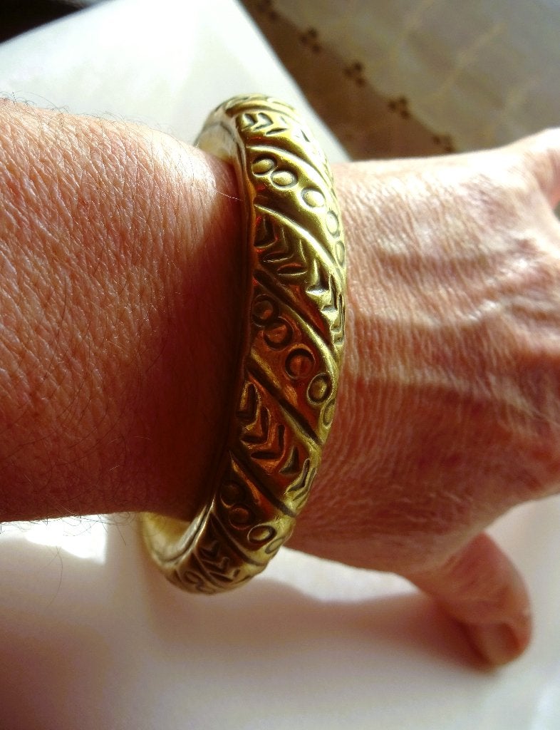 Vintage koper/goudkleurige armband cirkel- V motieven, Verzenden, Gebruikt, Goud, Staal