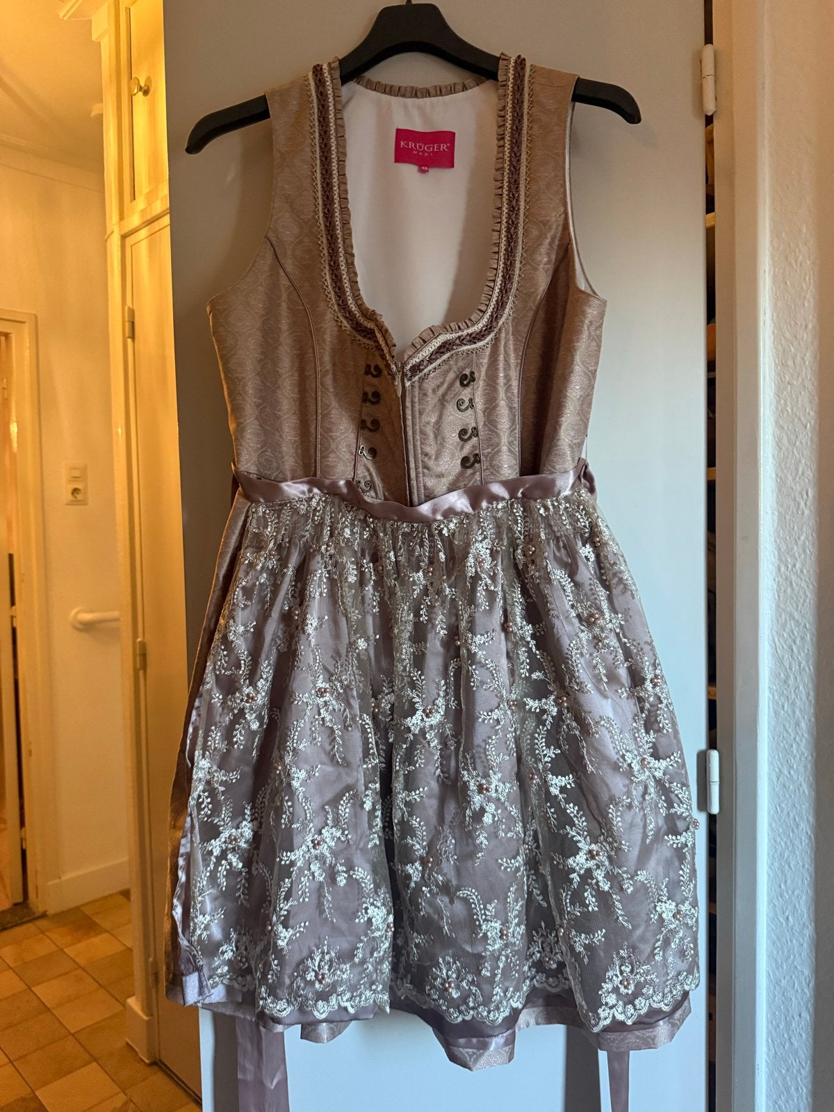 Kruger Dirndl maat 48, Ophalen, Maat 46/48 (XL) of groter, Zo goed als nieuw, Knielengte