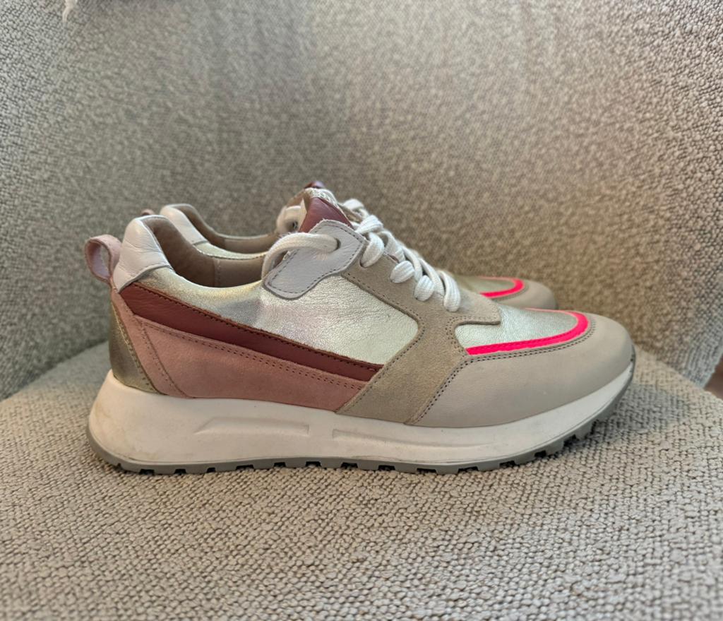 AQa dames schoenen maat 38, Ophalen of Verzenden, Zo goed als nieuw, Zwart, Sneakers of Gympen