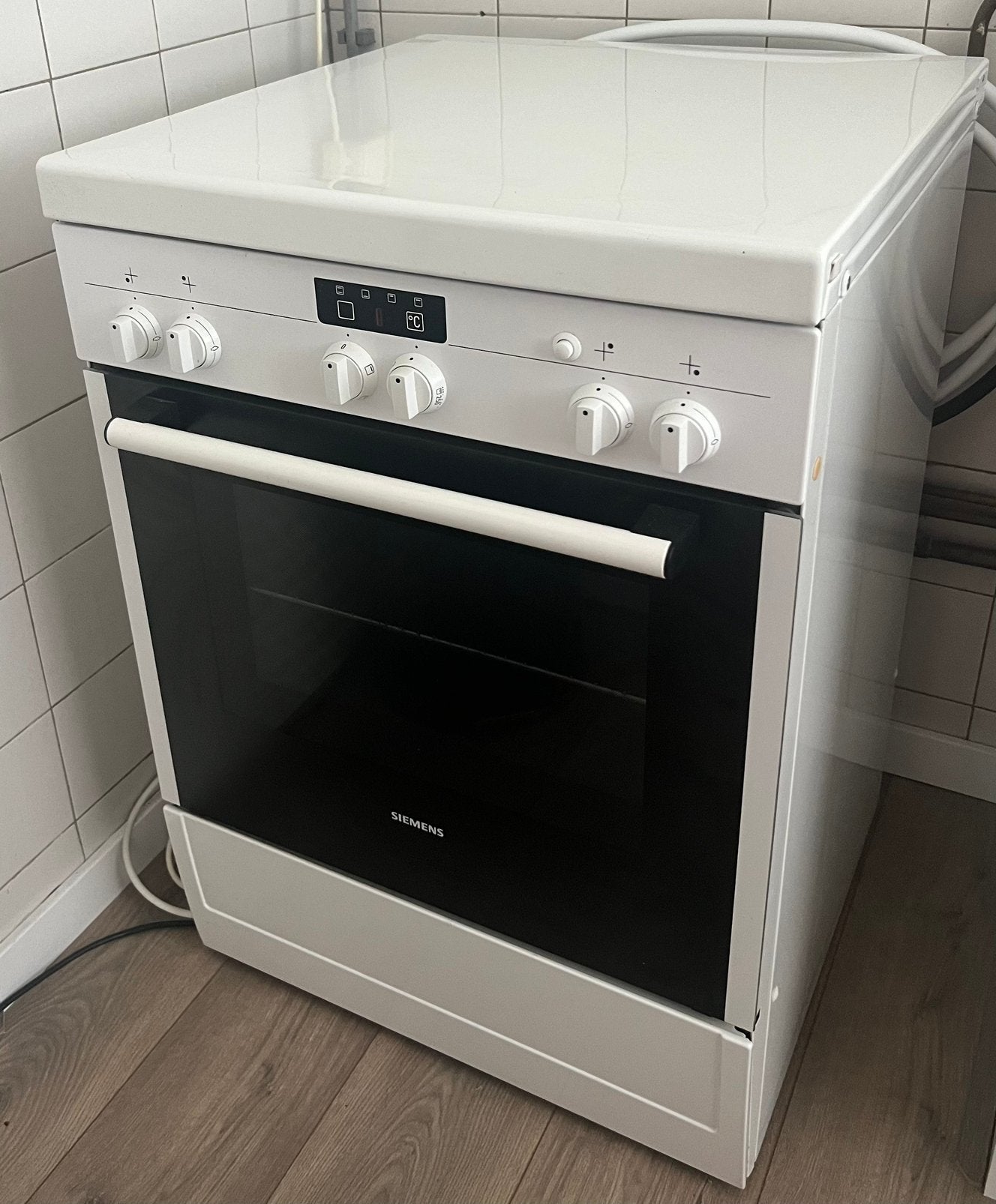 Siemens vrijstaand gasfornuis met oven, Witgoed en Apparatuur, Fornuizen, Ophalen, Nieuw, 4 kookzones, Gas