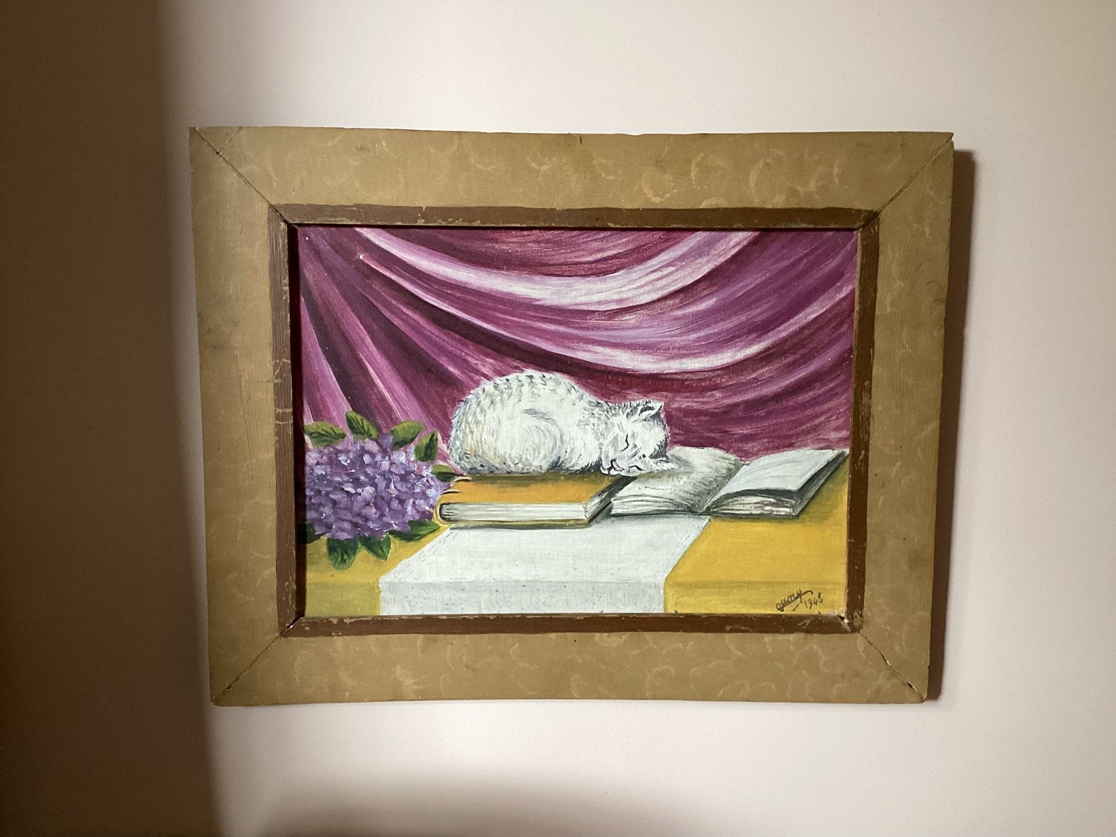 Naief schilderij van slapende kat op boek uit 1945, Antiek en Kunst, Ophalen of Verzenden