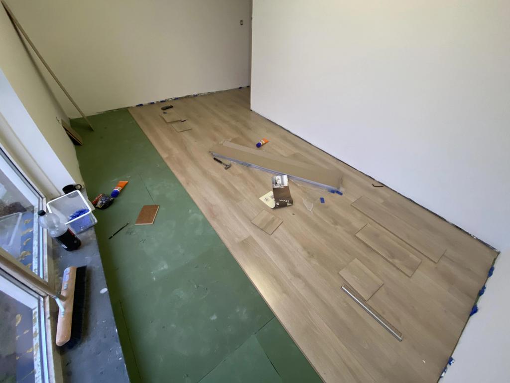 Laminaat laten leggen? Regio Roermond, Diensten en Vakmensen, Vloerleggers en Parketteurs