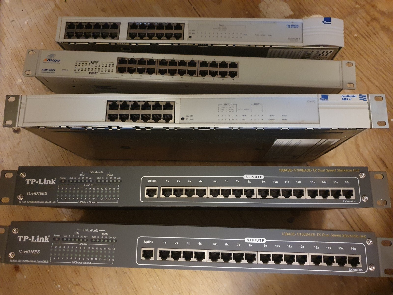 Diverse netwerkswitches en hubs (TP-Link, 3Com, Amigo), Ophalen of Verzenden, Gebruikt