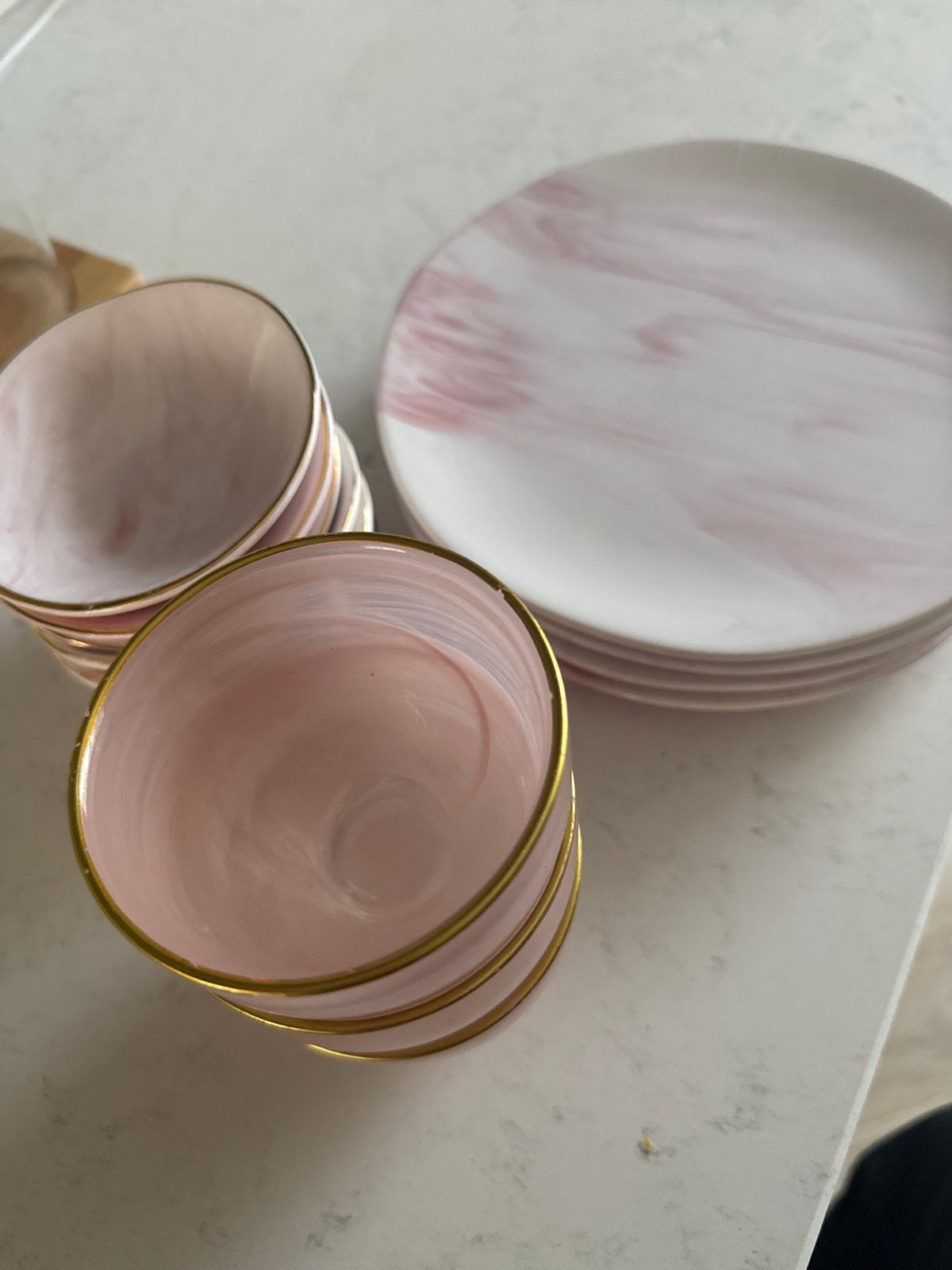 Roze Karaca marmeren servies set - borden en kommen, Keramiek, Ophalen of Verzenden, Zo goed als nieuw, Bord(en)