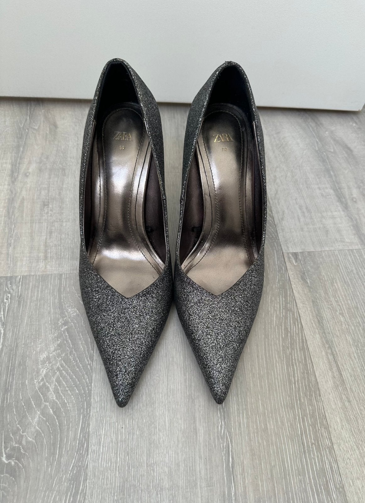 Zara pumps glitter, Ophalen of Verzenden, Zo goed als nieuw, Pumps