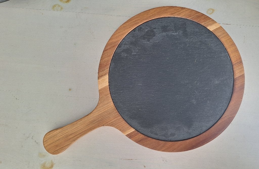Ronde serveerplank gemaakt van hout en leisteen, Gebruikt, Hout, Snij-/serveerplank, Ophalen of Verzenden