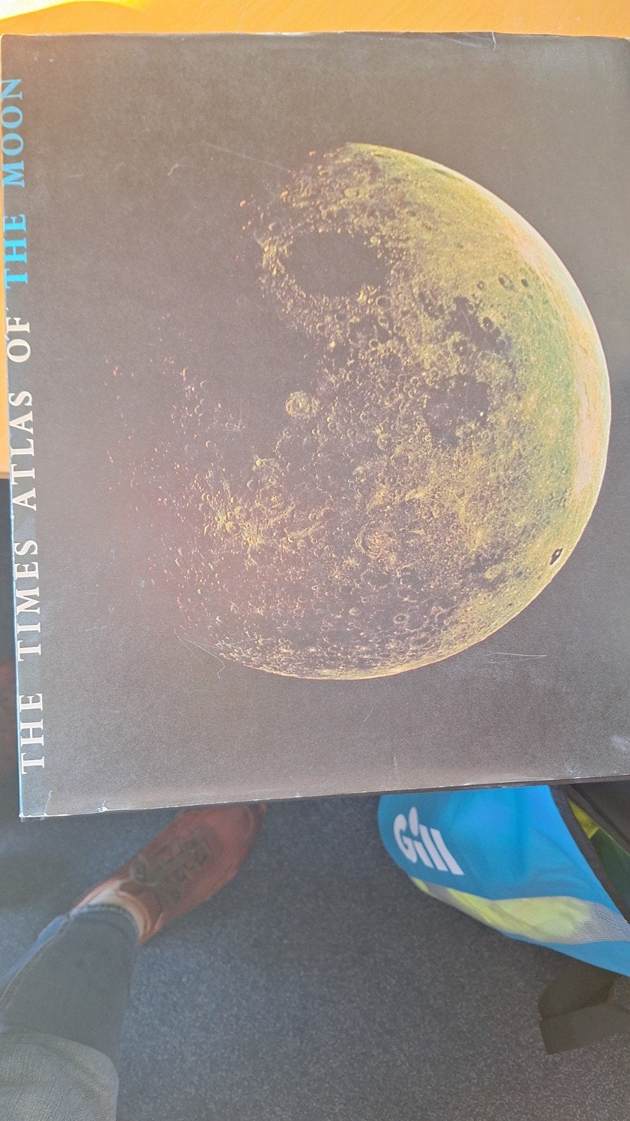 The Times Atlas of the Moon - Zeldzame Maanatlas, Gelezen, Overige atlassen, Ophalen of Verzenden, 1800 tot 2000