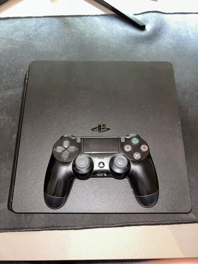 PlayStation 4 Slim 1TB, Ophalen, Gebruikt, Met 1 controller, Slim