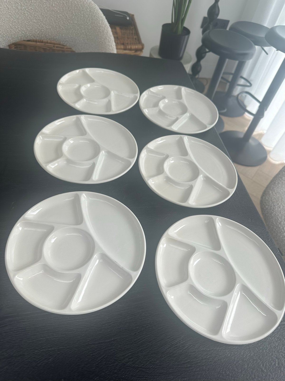 Set van 6 Vintage Retro Fondue/Gourmet Borden Wit Keramiek, Gebruikt, Keramiek, Ophalen of Verzenden, Bord(en)