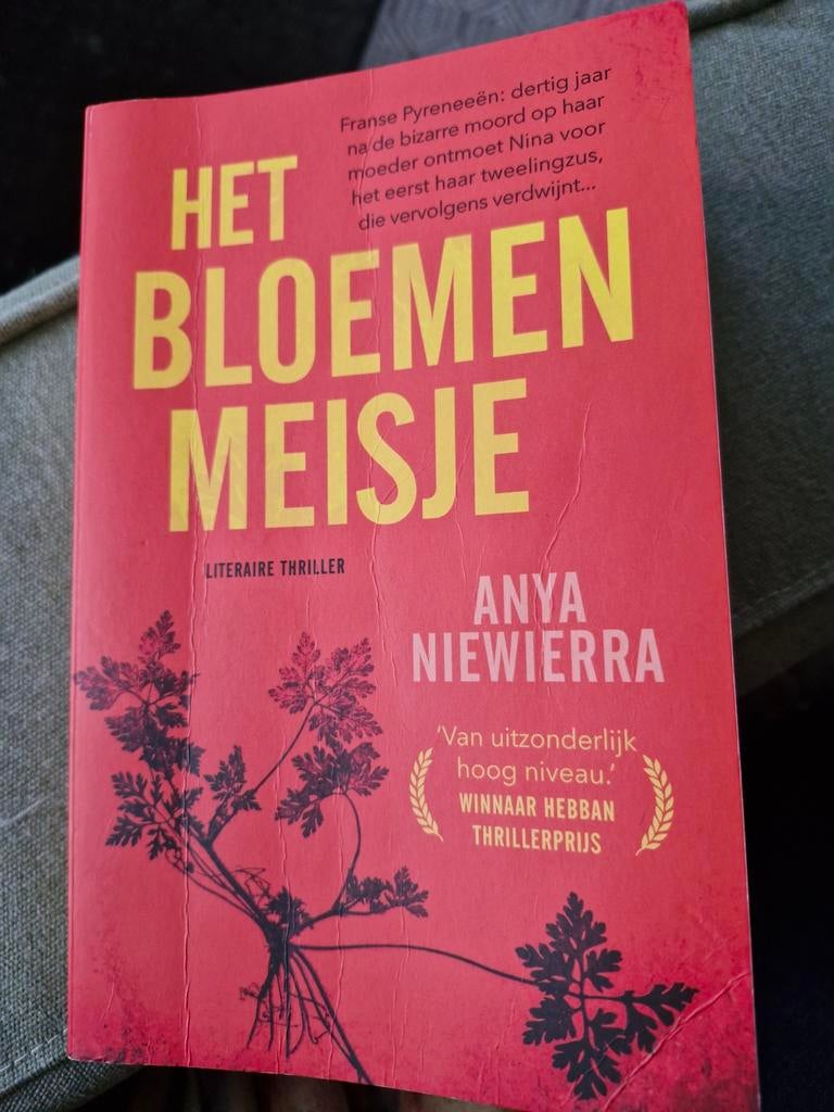 Het bloemenmeisje - Anya Niewierra (Literaire thriller), Boeken, Ophalen of Verzenden, Gelezen, Anya Niewierra, Nederland