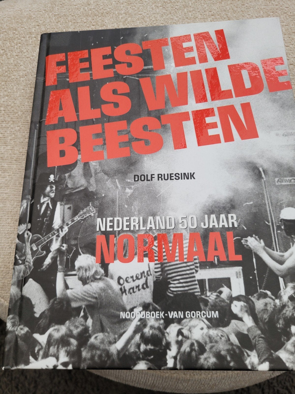 Normaal, feesten als wilde beesten., Ophalen of Verzenden, Nieuw, Artiest