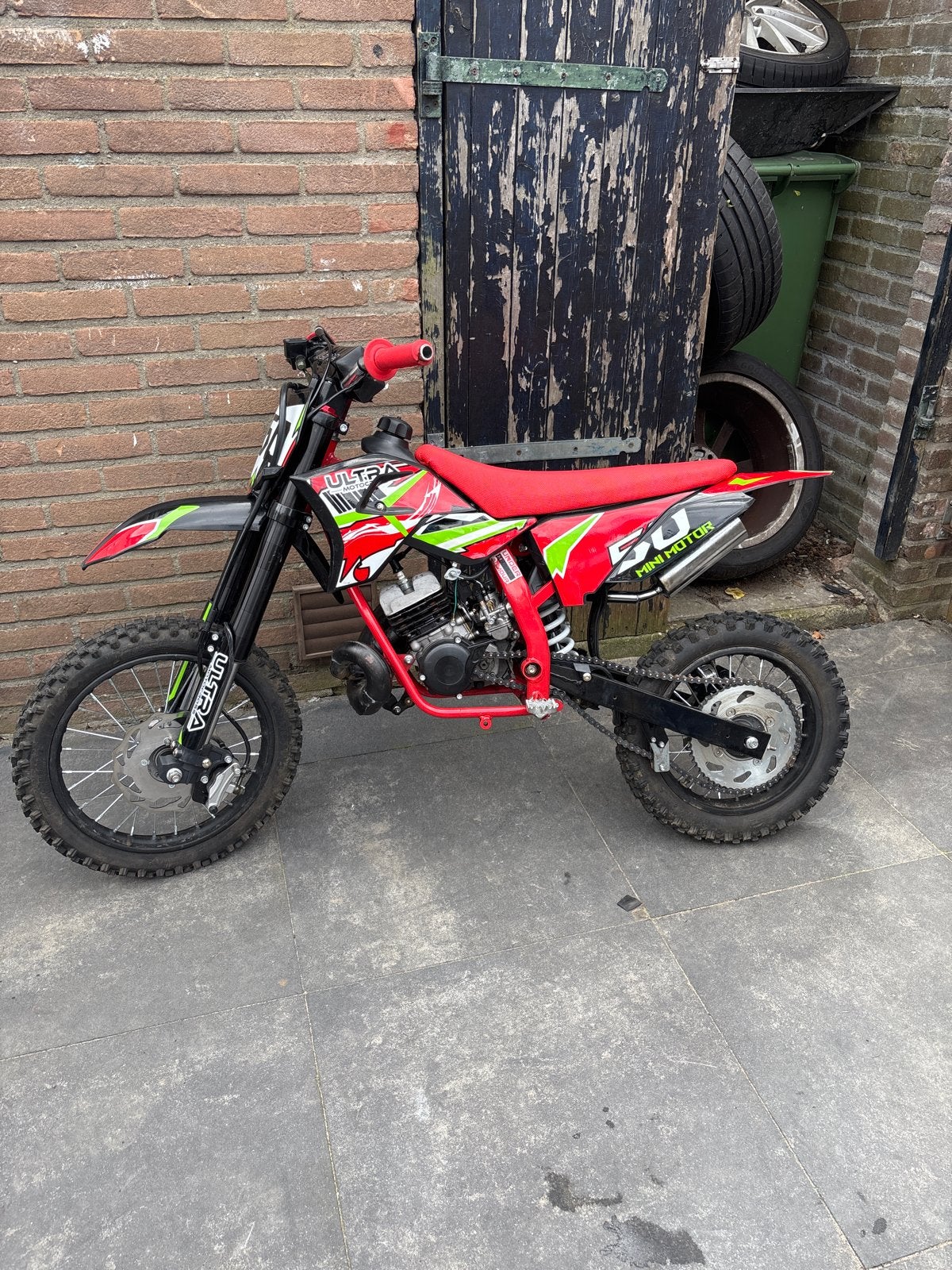 Ultra motor 50cc, Fietsen en Brommers, Minibikes, Midibikes en Pitbikes, Ophalen of Verzenden, Zo goed als nieuw, Schijfrem, Dirtbike