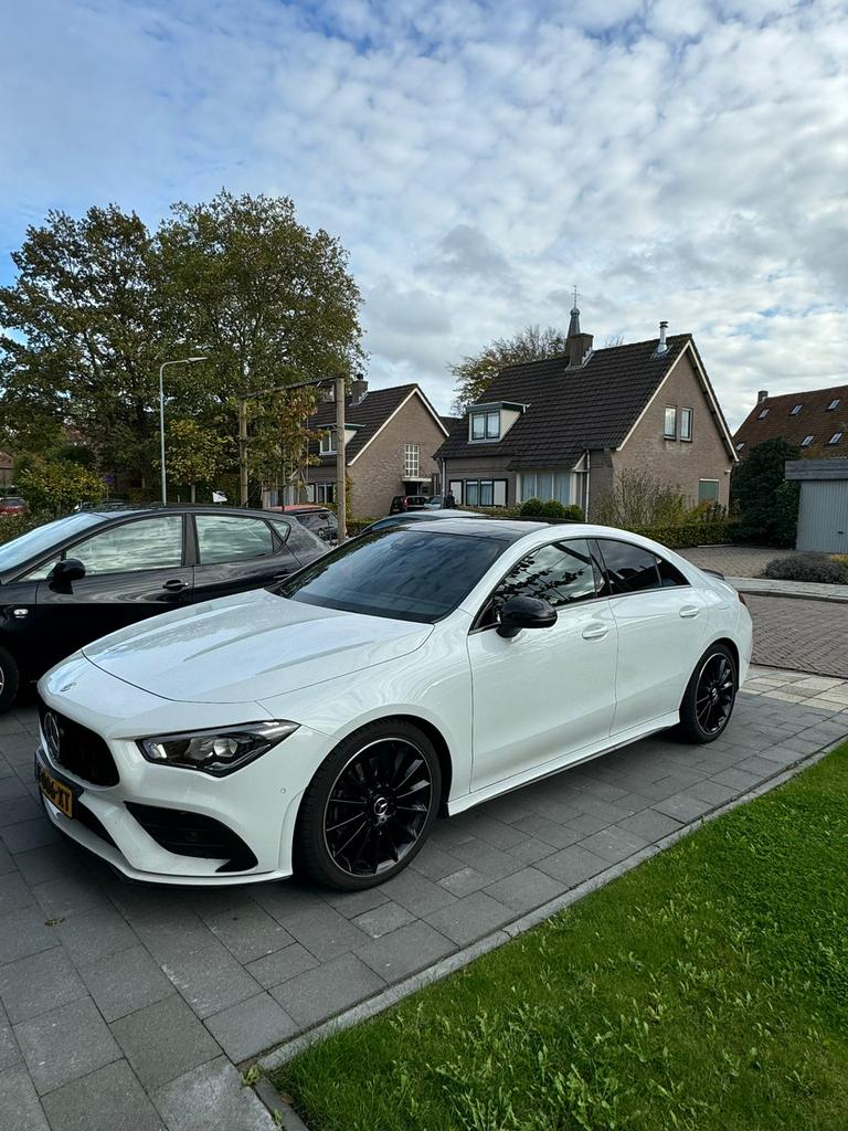 Mercedes-Benz CLA 250 e 218pk 8G-DCT 2020 Wit, Auto's, Mercedes-Benz, CLA, 160 pk, Wit, Plug-in hybride