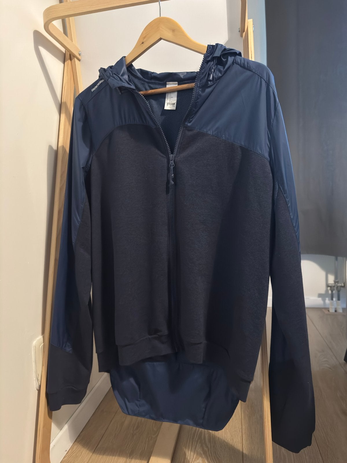 Decathlon Rockrider fietsjack - Maat L - Zo goed als nieuw, Kleding | Heren, Sportkleding, Maat 52/54 (L), Blauw, Ophalen of Verzenden