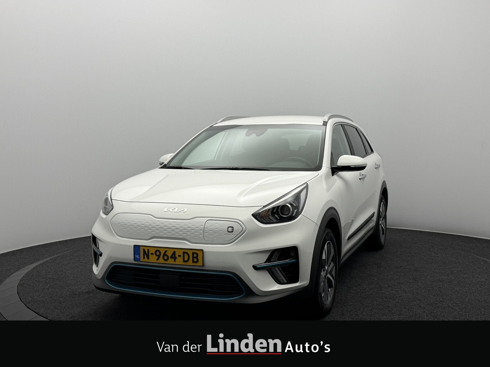 Kia e-Niro Edition 64 kWh SOH 93,8% | Camera | Stoel/Stuurve, Auto's, Dealer onderhouden, Gebruikt, Zwart, 1712 kg