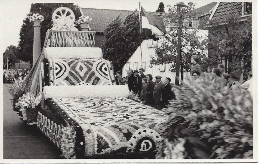 Aalsmeer (N.H.) Bloemencorso, Praalwagen, Volk, echte Foto, Ophalen of Verzenden, 1940 tot 1960, Ongelopen, Noord-Holland