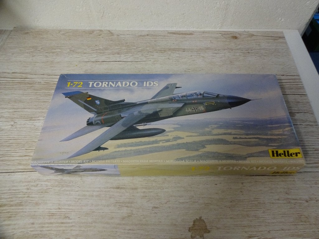 Vintage Heller bouwmodel 1:72 Tornado straaljager in doos, Ophalen of Verzenden, Zo goed als nieuw, 1:72 tot 1:144, Overige merken