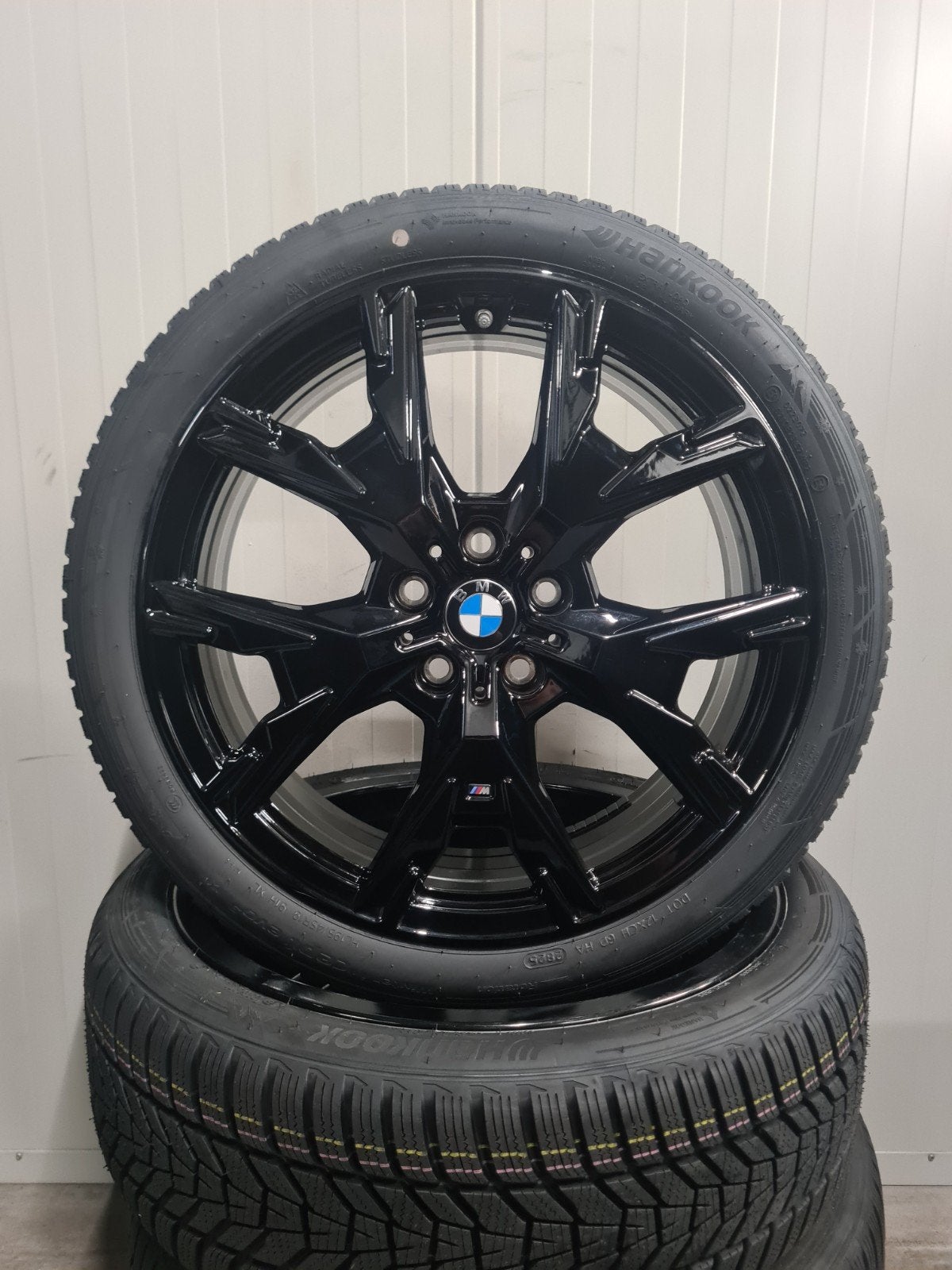 19' BMW 1 2 Serie F70 F74 Styling 976M met winterbanden 8mm, 19 inch, Banden en Velgen, Personenwagen, 195 mm