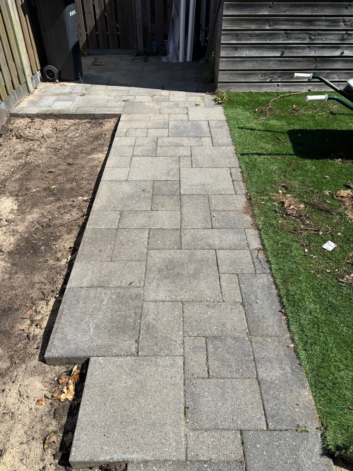 Gratis af te halen: Stenen tuintegels (ca. 20 m²), Tuin en Terras, Ophalen, Gebruikt, 10 m² of meer, Beton