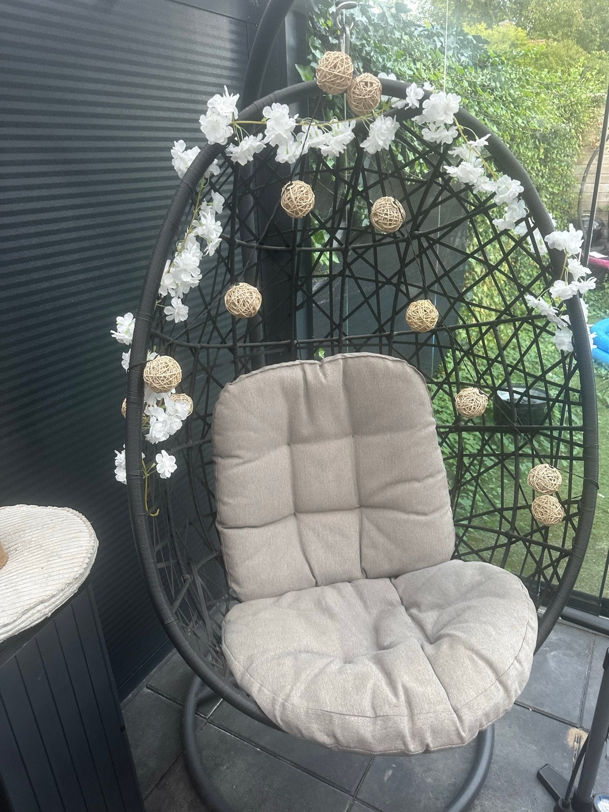 Comfortabele hangstoel met kussen - Perfect voor buiten!, Ophalen, Zo goed als nieuw