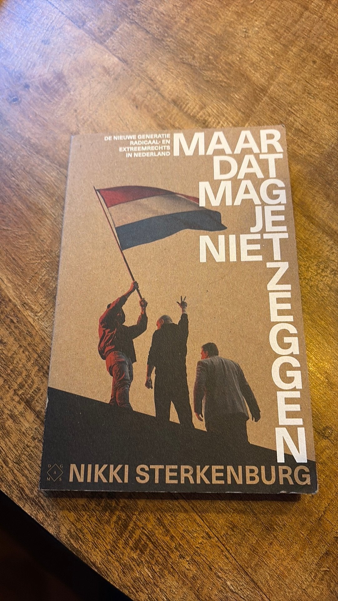 Maar dat mag je niet zeggen - Nikki Sterkenburg, Boeken, Ophalen of Verzenden, Zo goed als nieuw
