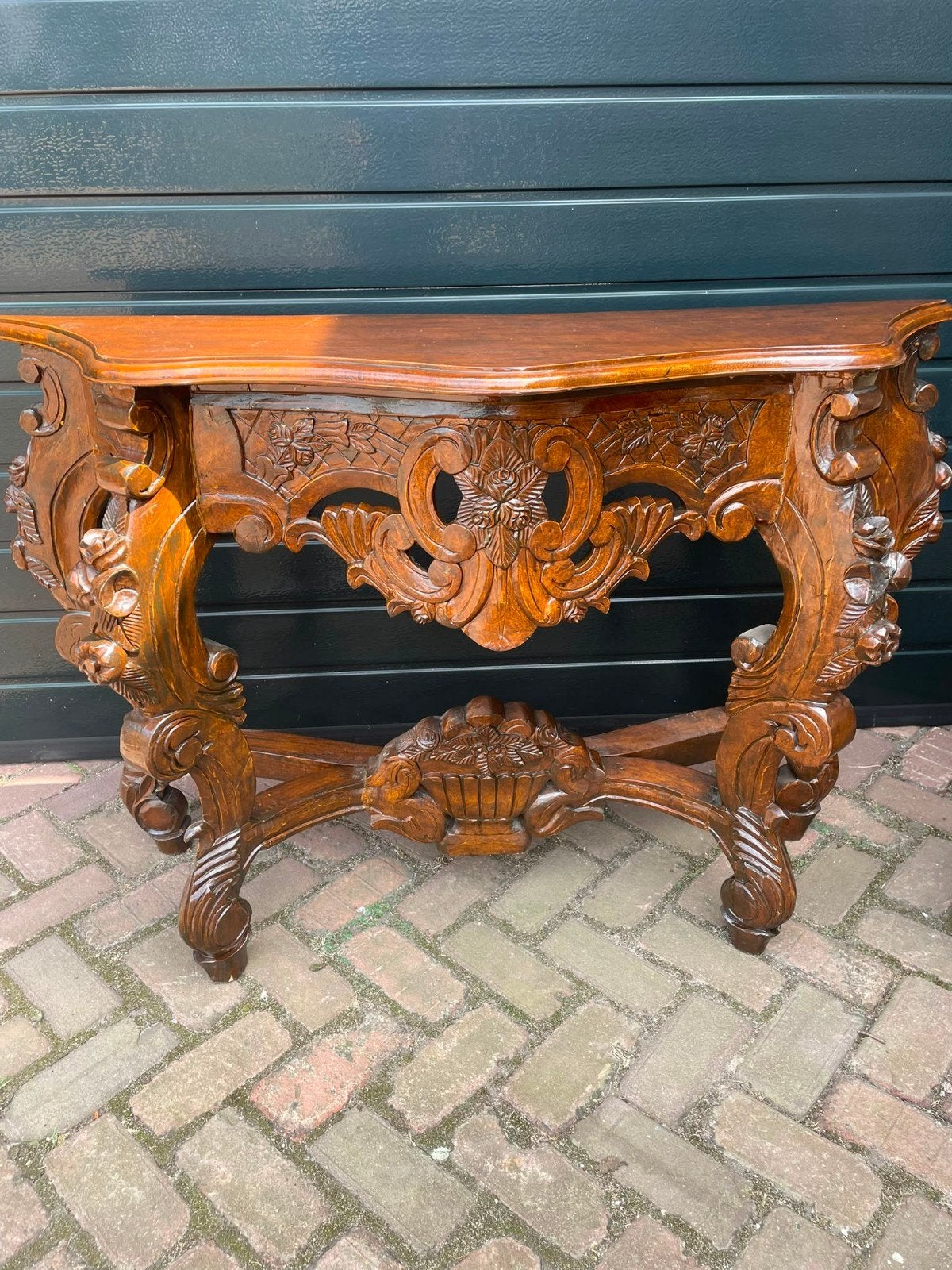 Barok sidetable, Ophalen