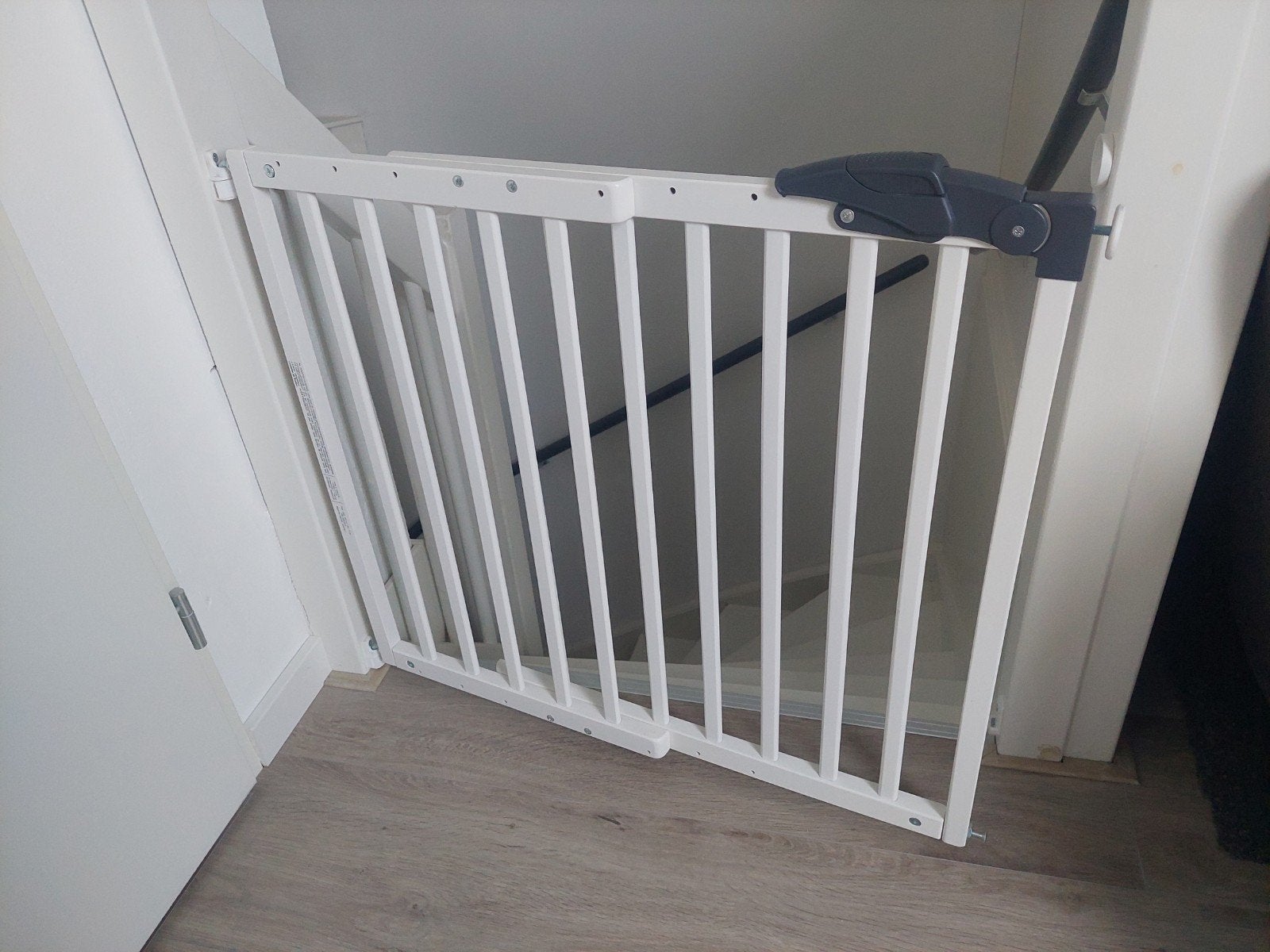 Fenss Oslo traphekje - wit (71-102 cm), Ophalen, Zo goed als nieuw, Hout, Klemhekje