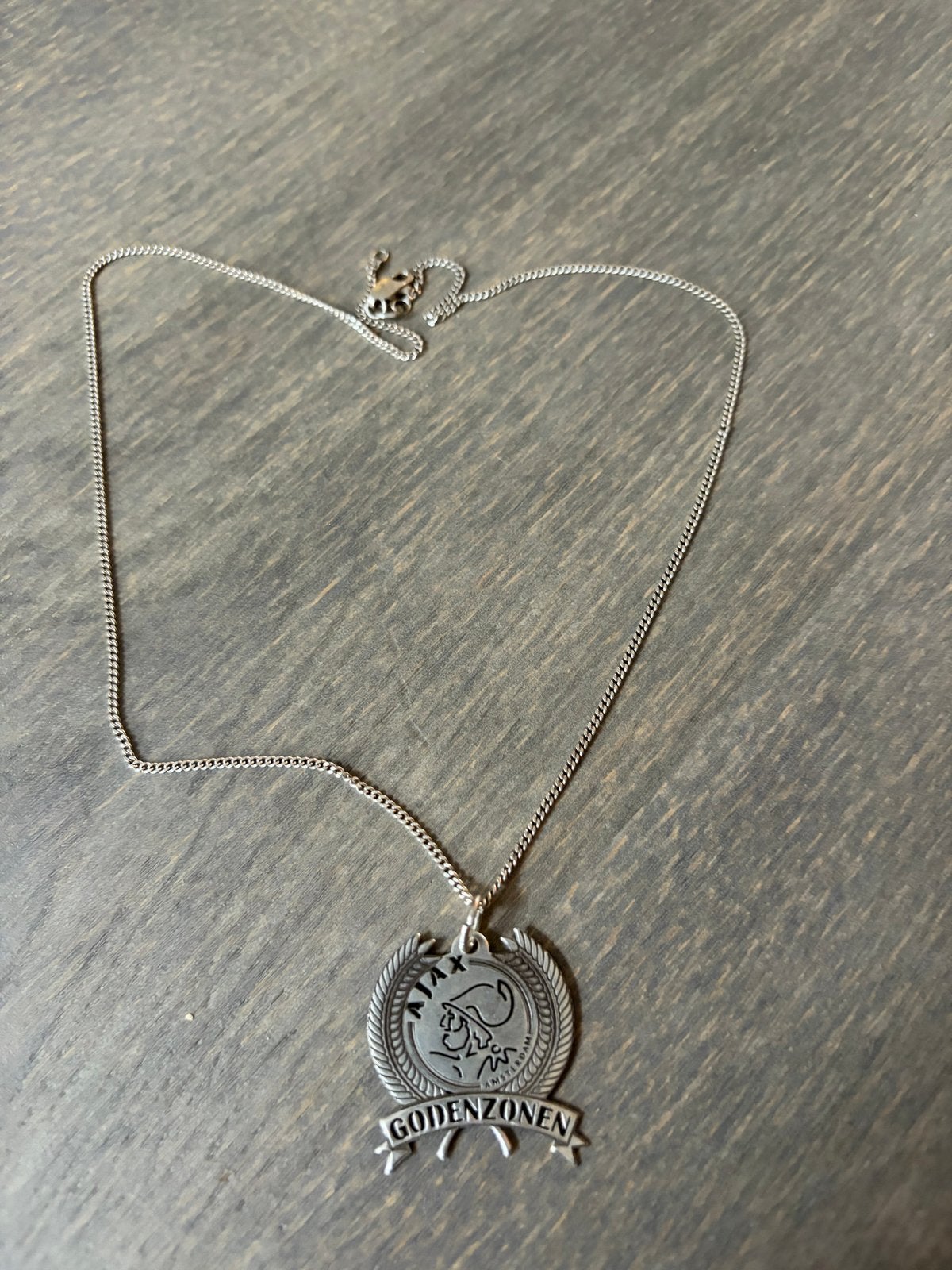 Ajax ketting met hanger "Godenzonen", Ophalen, Met hanger, Gebruikt, Zilver