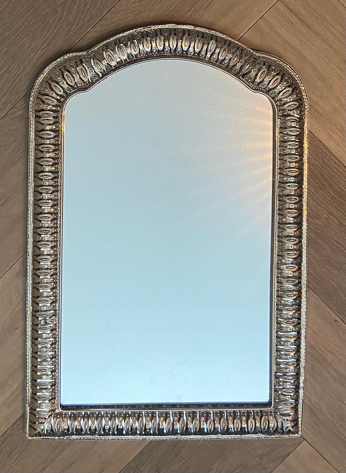 Metalen zilverkleurige wandspiegel, Ophalen, Minder dan 50 cm, Zo goed als nieuw, Minder dan 100 cm