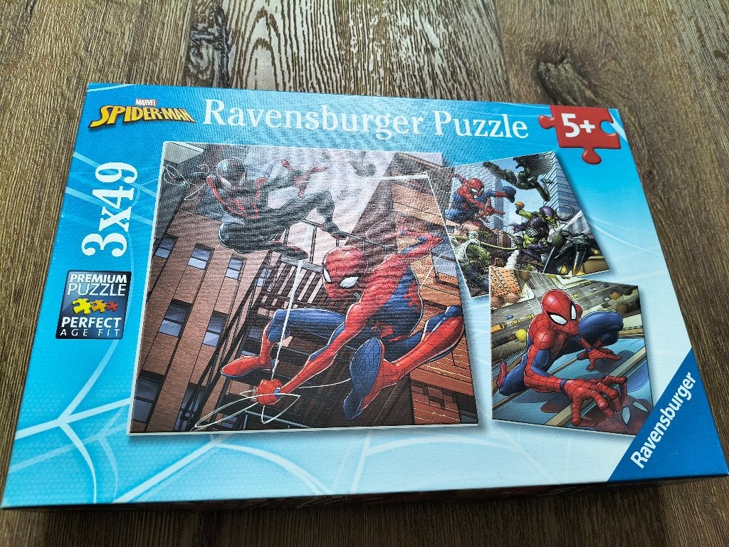 Spiderman puzzel 3x49 stukjes, Ophalen of Verzenden, 10 tot 50 stukjes, Gebruikt, 4 tot 6 jaar