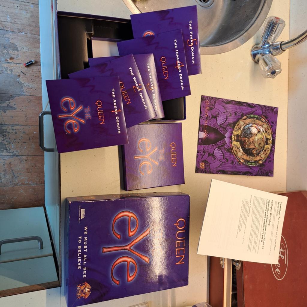Queen: The Eye PC CD-ROM Boxset - Zeldzaam!, Ophalen of Verzenden, 1990 - 1999, Zo goed als nieuw, Boxset