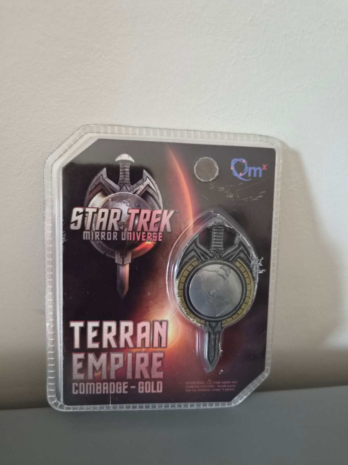 Star Trek Mirror Universe Terran Empire Combadge - Gold, Ophalen of Verzenden, Nieuw, Tv, Beeldje, Replica of Model
