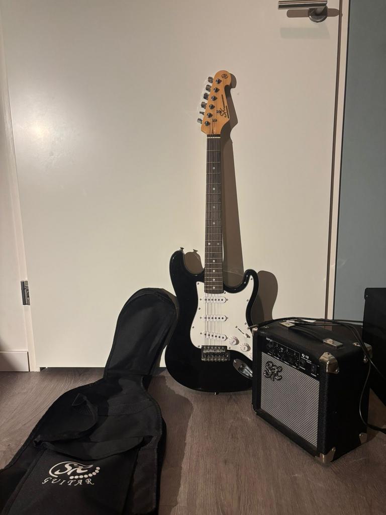 SX Elektrische Gitaar Starterset Zwart, Muziek en Instrumenten, Snaarinstrumenten | Gitaren | Elektrisch, Nieuw, Met versterker