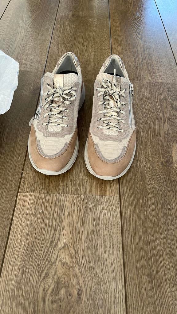 Durea dames schoenen maat 7 Taupe, Ophalen, Zo goed als nieuw, Bruin, Sneakers of Gympen