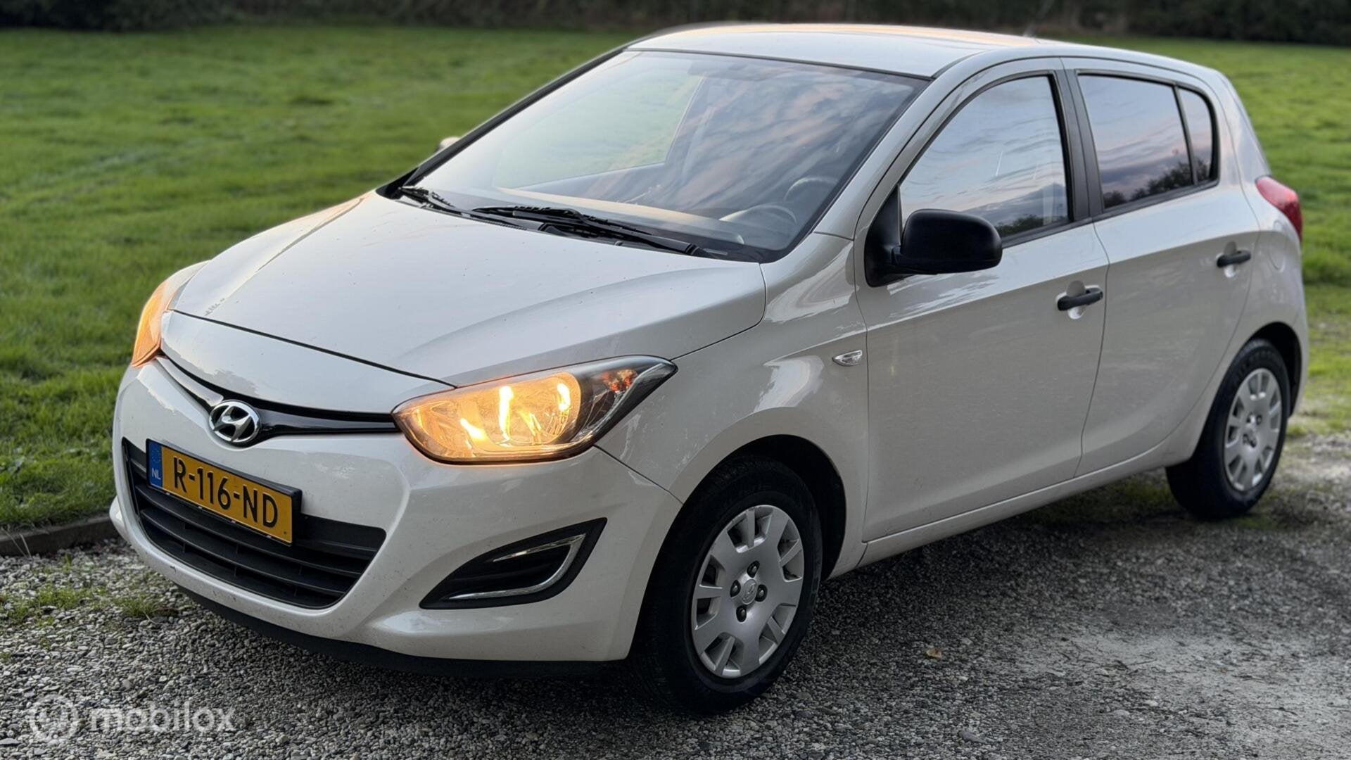 Hyundai i20 1.2i i-Drive, Auto's, Euro 5, Gebruikt, 31 €/maand, 4 cilinders