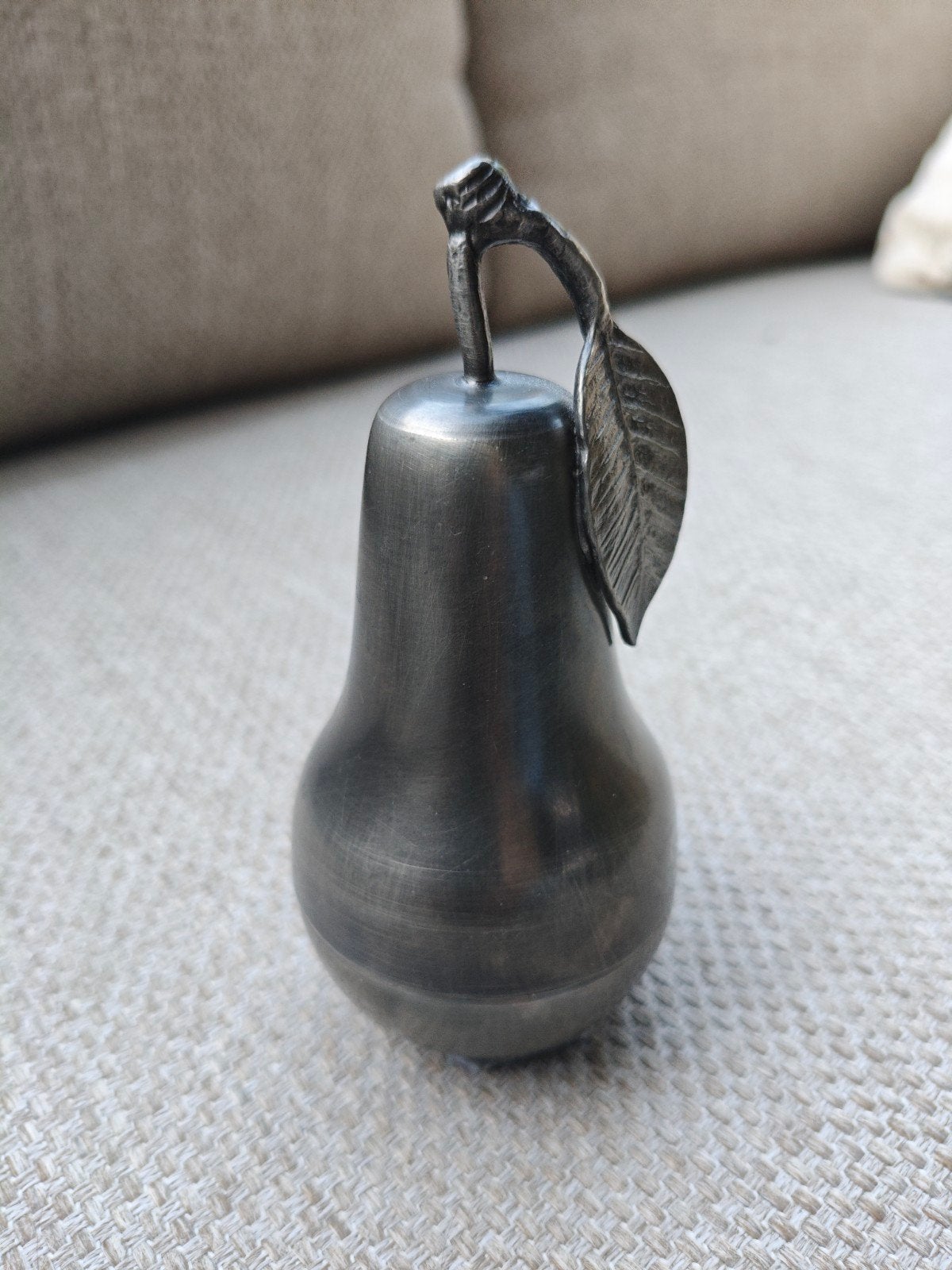 Decoratieve tinnen peer in zeer goede staat, Ophalen of Verzenden