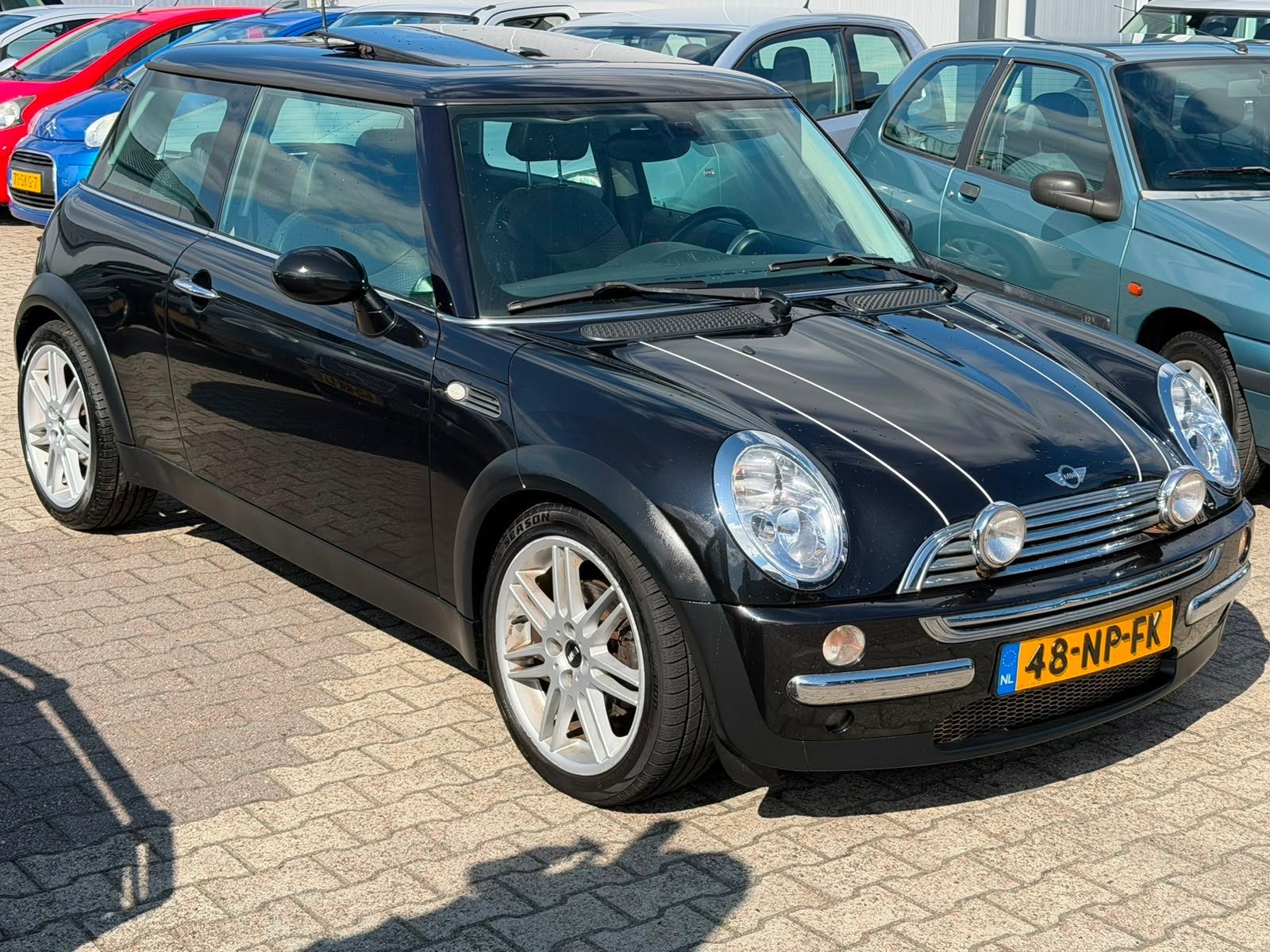 Mini 3-Deurs 1.6 Cooper Chili 2004 Automaat Panorama dak, Auto's, Mini, Gebruikt, 4 cilinders, 4 stoelen, Zwart