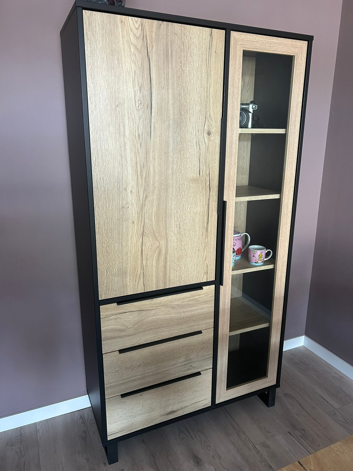 Vitrine kast Zundert, Huis en Inrichting, Kasten | Vitrinekasten, Ophalen, Overige materialen, Met deur(en), 50 tot 100 cm
