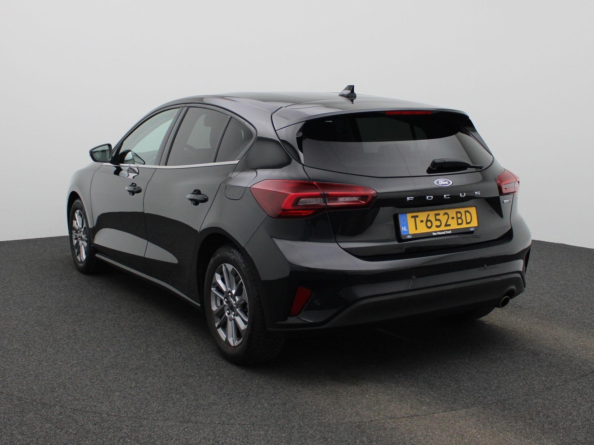 Ford Focus 1.0 EcoBoost Hybrid Titanium | Climate Control |, Auto's, 12 maanden, Gebruikt, Euro 6, Zwart