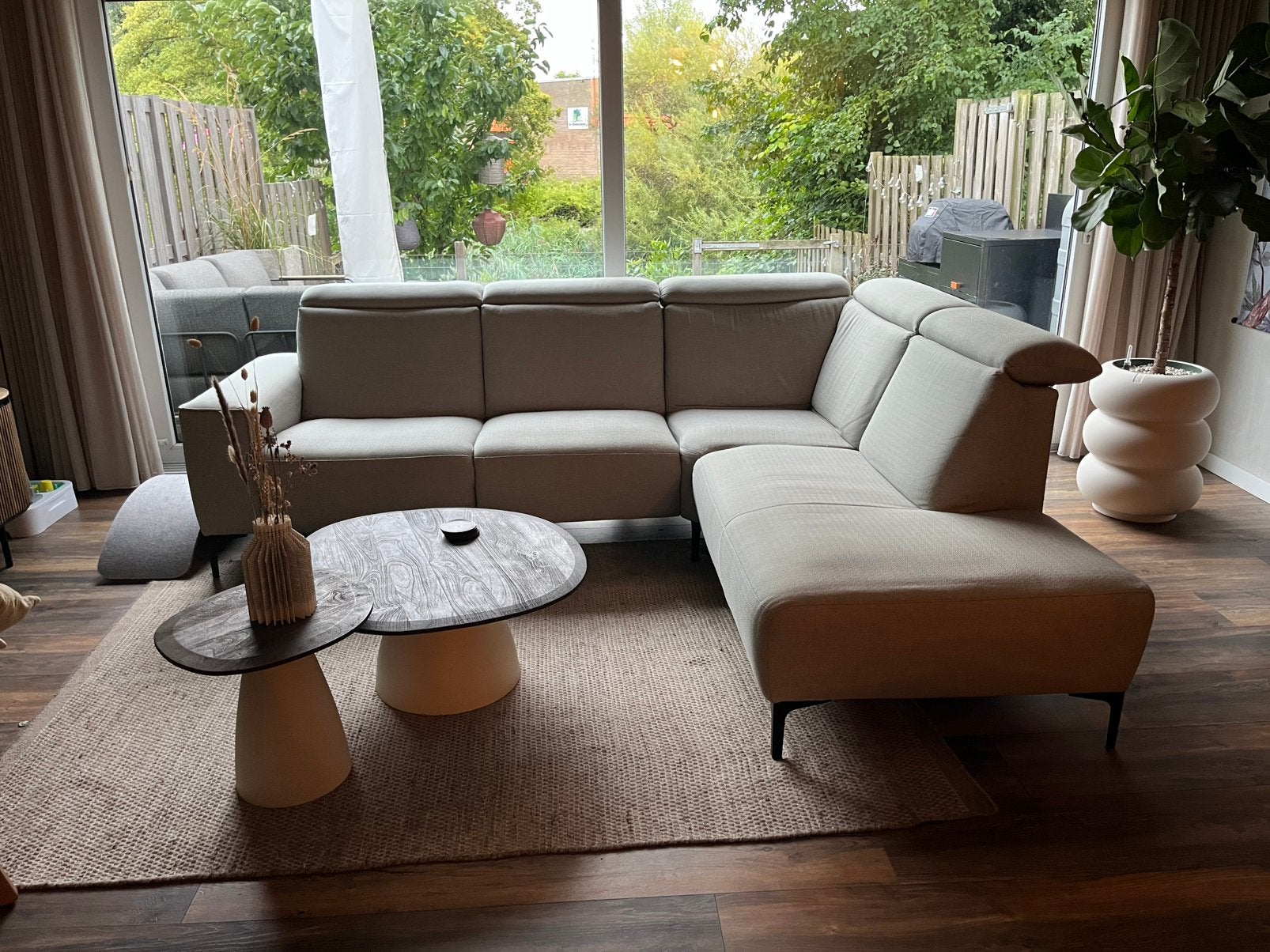 Inhouse hoekbank met elektrische relax functie, Huis en Inrichting, 250 tot 300 cm, Hoekbank, Ophalen of Verzenden, Zo goed als nieuw