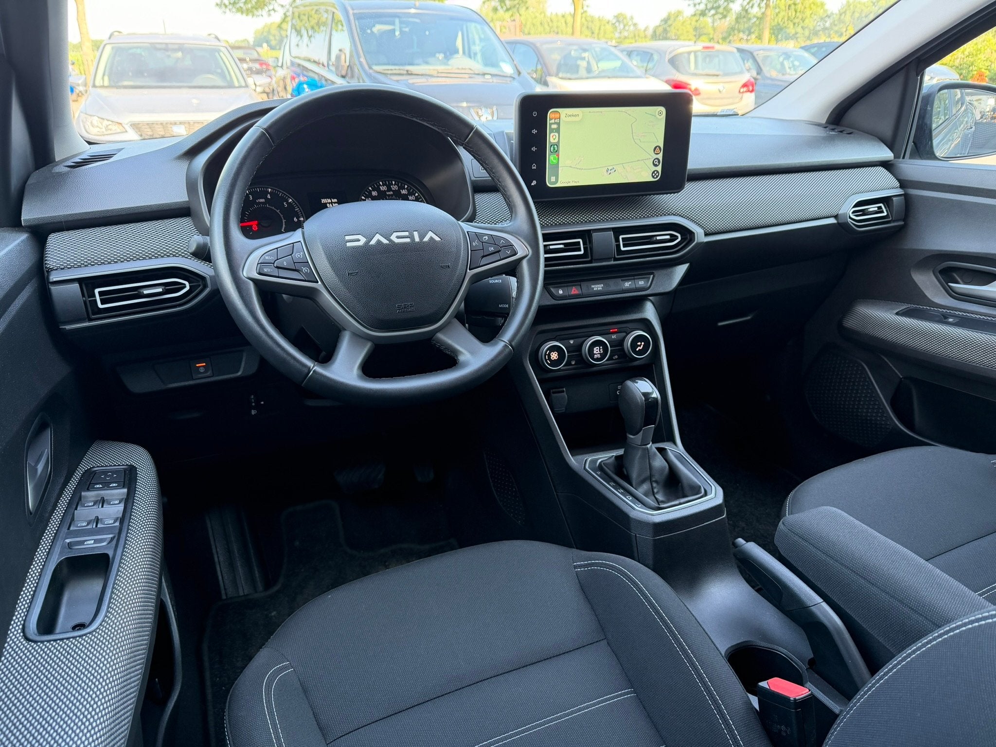 Dacia Sandero 1.0 TCe 90 Carplay/ Automaat (bj 2024), Gebruikt, Origineel Nederlands, Bedrijf, Zilver of Grijs