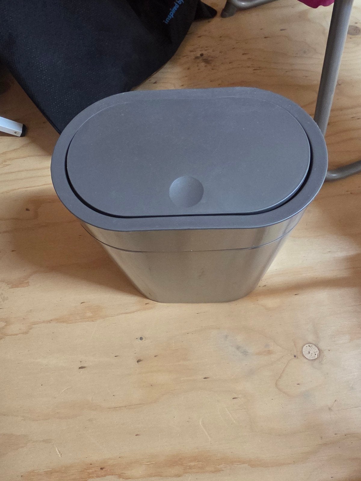 Stijlvolle RVS Prullenbak met Kunststof Deksel ikea, Ophalen of Verzenden, Zo goed als nieuw, Minder dan 10 liter, Rvs