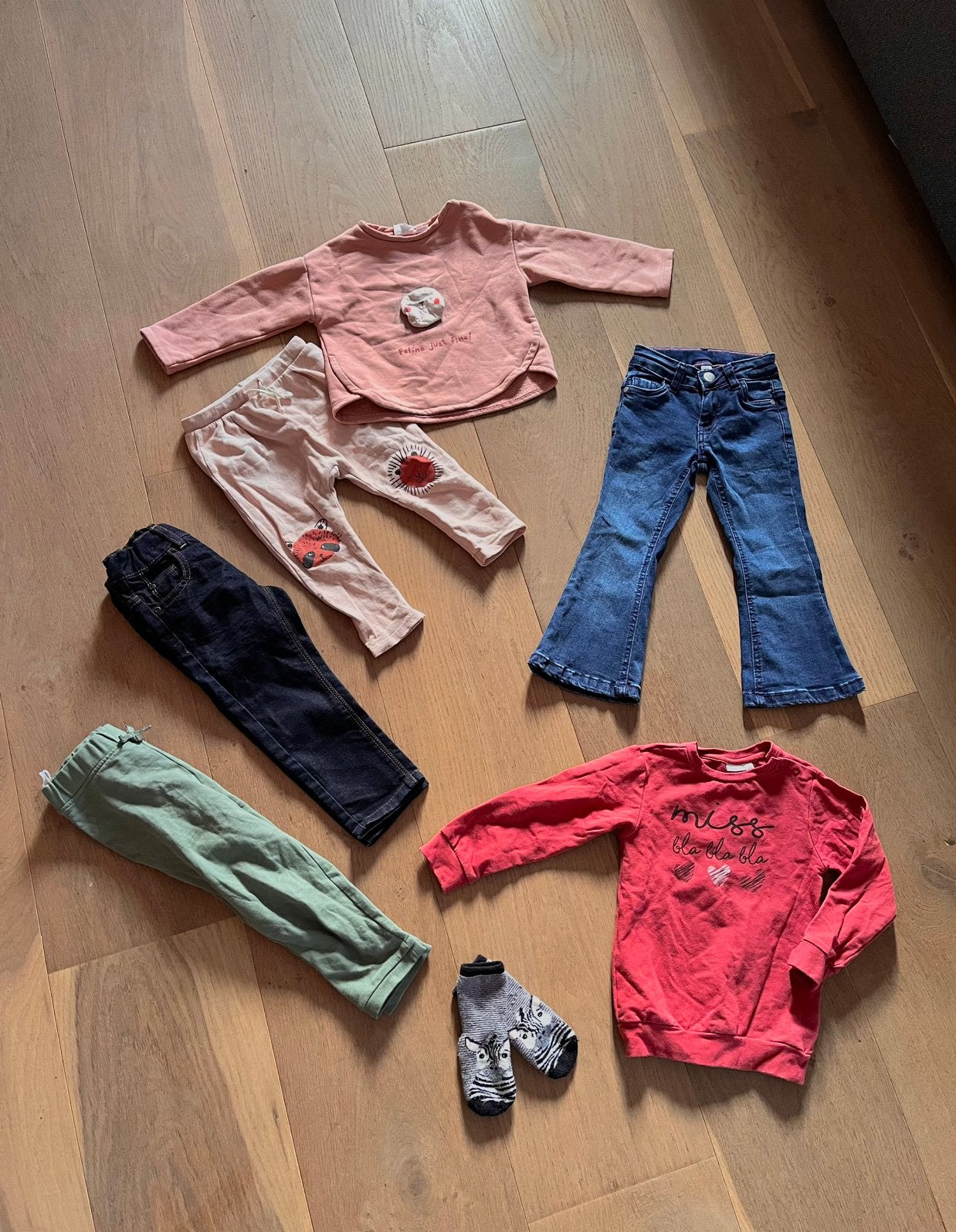🌸 Leuk meisjes pakket met flared maat 92 🌸 Herfst/Winter, Ophalen of Verzenden, Zo goed als nieuw, Meisje, Setje