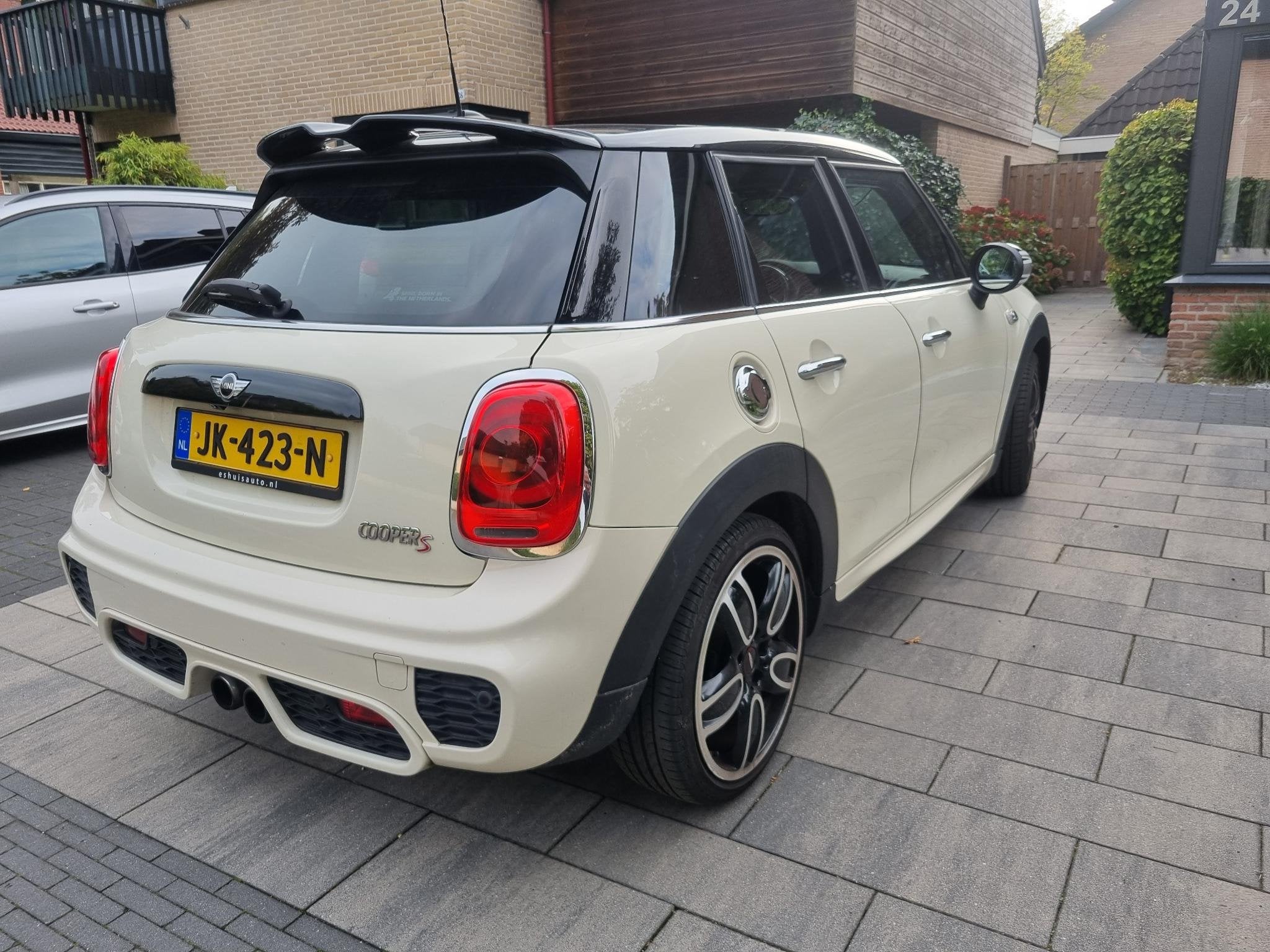 MINI 5-Deurs 2.0 Cooper S Serious Business Aut. SPORTLEER /, 1998 cc, Gebruikt, Wit, Bedrijf