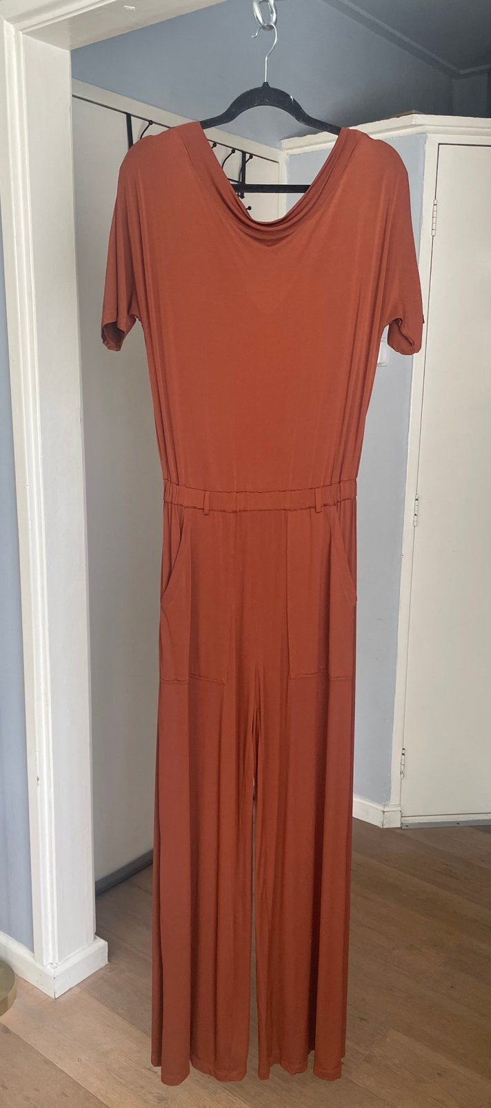 Vanilia bruine jumpsuit, mt 40, Kleding | Dames, Jumpsuits, Ophalen of Verzenden, Gedragen, Maat 38/40 (M), Bruin