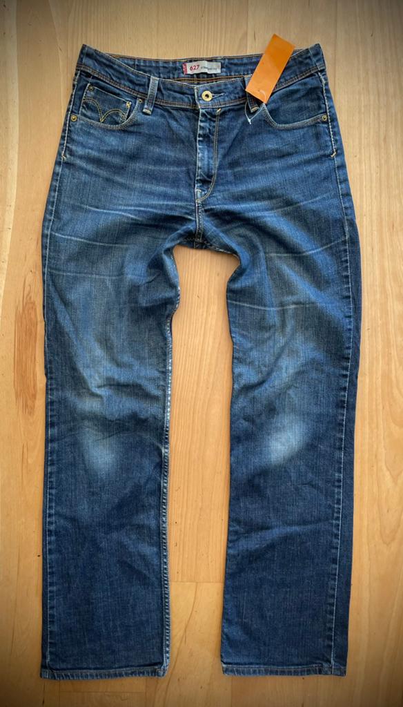 Levi’s 627 women Straight Fit / bootcut jeans W28 L34, Ophalen of Verzenden, Blauw