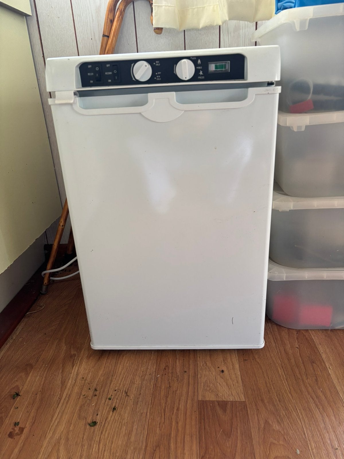Koelkast 12v / gas / 220v, Ophalen, Zo goed als nieuw