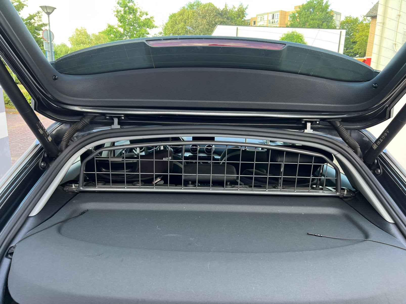 Stevig hondenrek op maat Audi Q2, Ophalen, Zo goed als nieuw