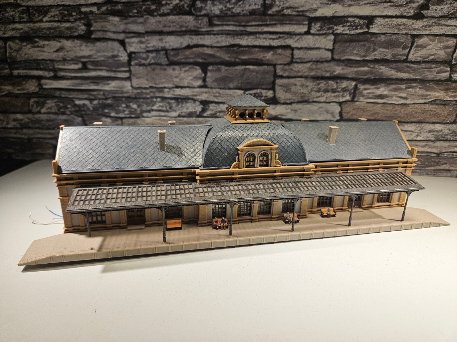 Station bahnhof Altstadt N spoor modeltrein 1:160, Overige merken, Gebruikt, Gelijkstroom of Wisselstroom, Brug, Tunnel of Gebouw